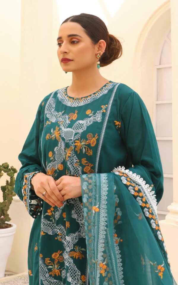 03 Piece Unstitched Lawn Embroidered Suit - Image 3