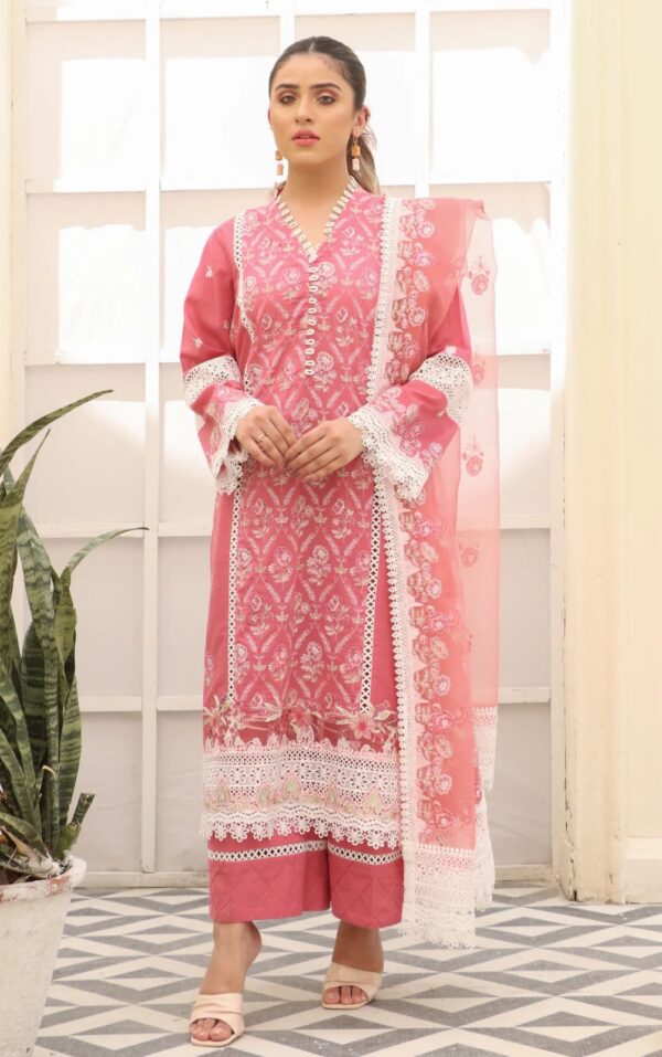 03 Piece Unstitched Lawn Embroidered Suit - Image 4